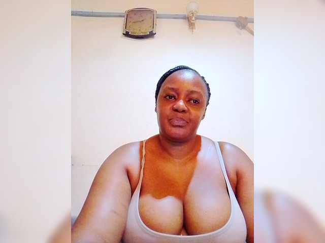 Prettylexxi live cam on BongaCams