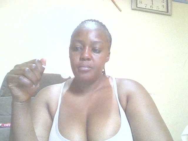 Prettylexxi live cam on BongaCams