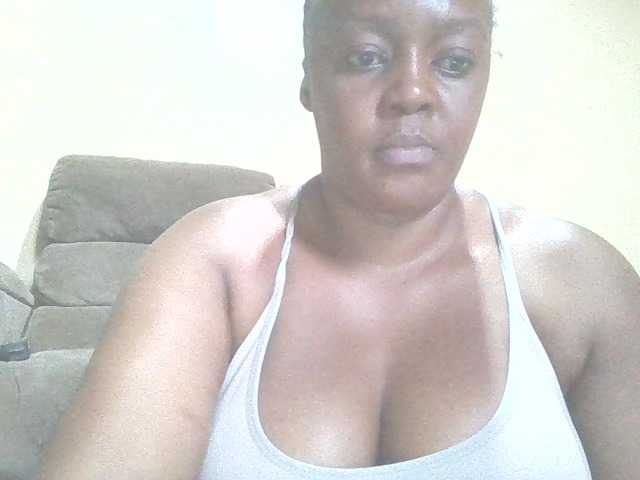 Prettylexxi live cam on BongaCams