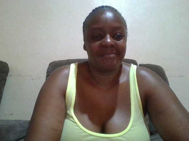 Prettylexxi live cam on BongaCams