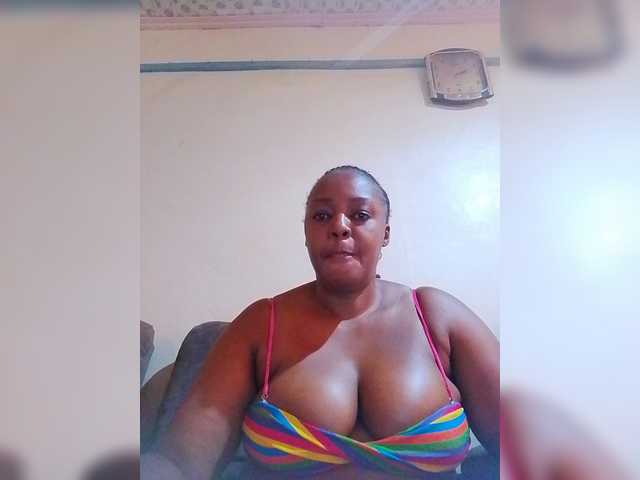 Prettylexxi live cam on BongaCams