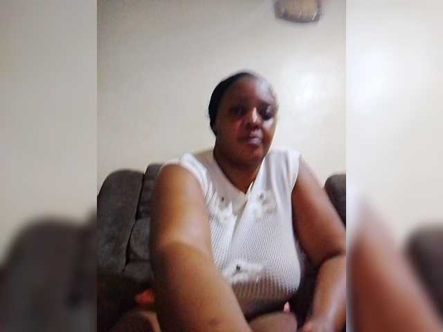 Prettylexxi live cam on BongaCams