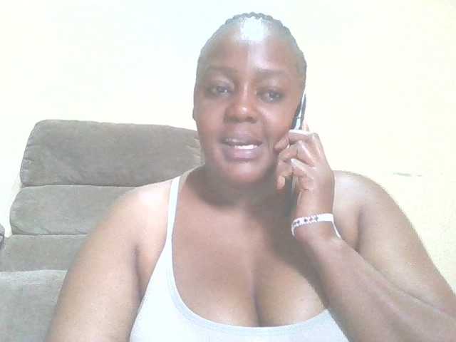 Prettylexxi live cam on BongaCams