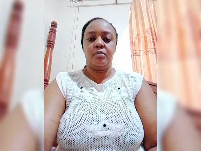 Prettylexxi live cam on BongaCams