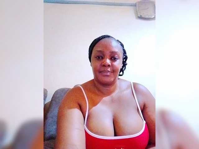 Prettylexxi live cam on BongaCams