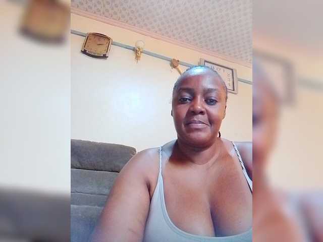 Prettylexxi live cam on BongaCams