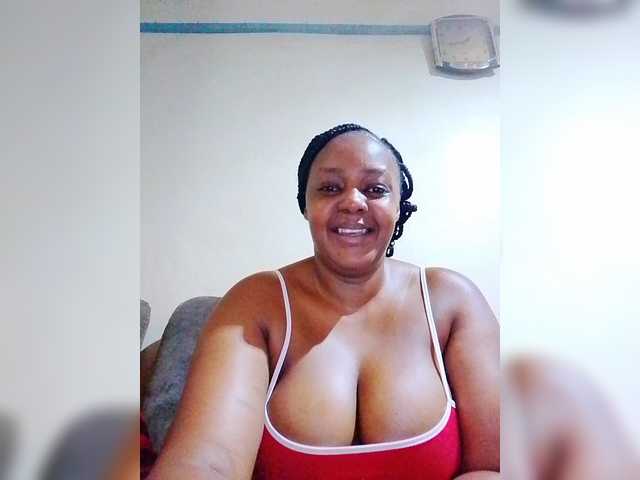 Prettylexxi live cam on BongaCams
