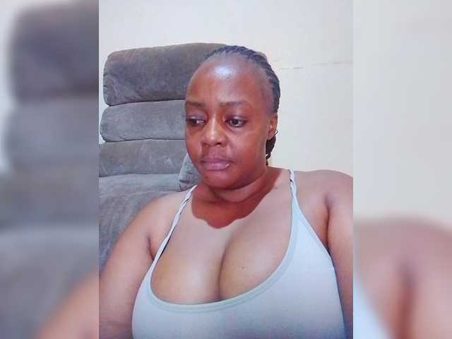 Prettylexxi live cam on BongaCams
