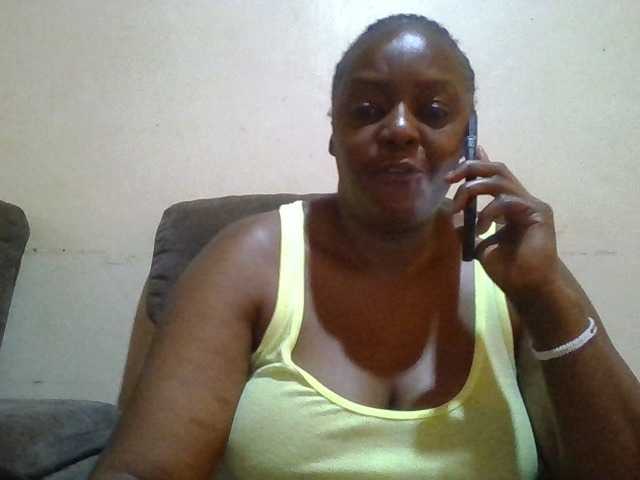 Prettylexxi live cam on BongaCams