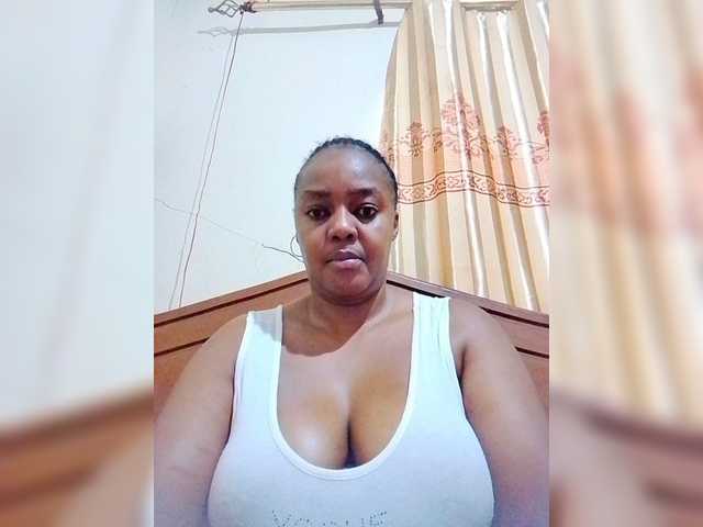 Prettylexxi live cam on BongaCams