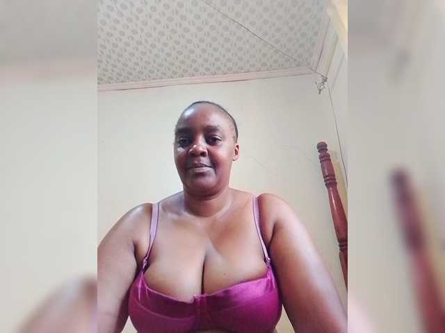 Prettylexxi live cam on BongaCams