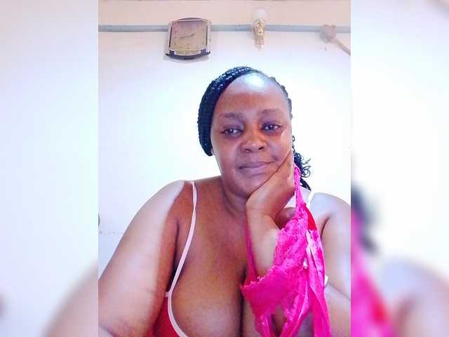 Prettylexxi live cam on BongaCams