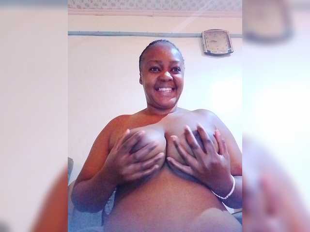 Prettylexxi live cam on BongaCams