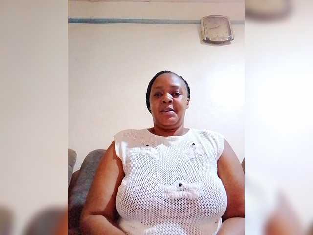 Prettylexxi live cam on BongaCams