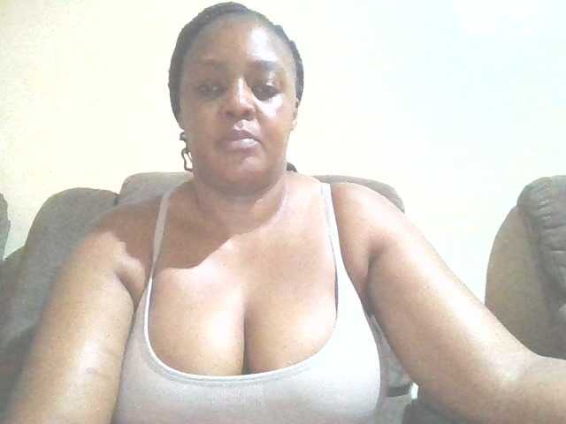 Prettylexxi live cam on BongaCams