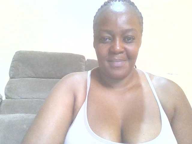 Prettylexxi live cam on BongaCams