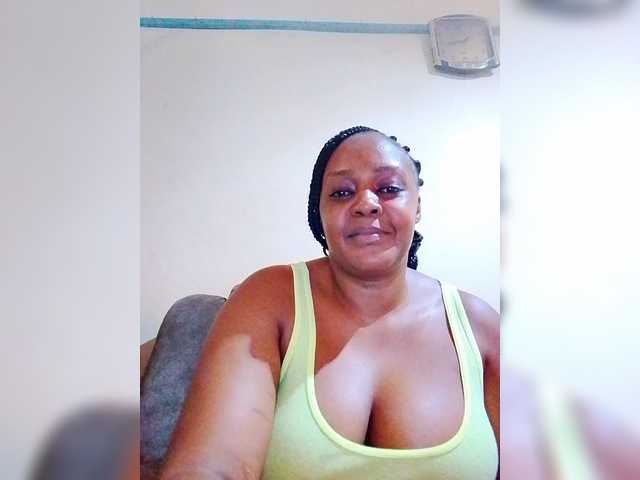 Prettylexxi live cam on BongaCams