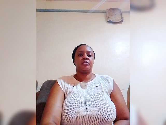 Prettylexxi live cam on BongaCams