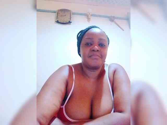 Model: Prettylexxi