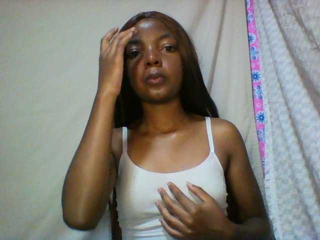 le modèle Babygirl7x est en webcam porno dans un show sur le site bongacams, il possède les tags suivants: Ebony,Brunette,Shaved