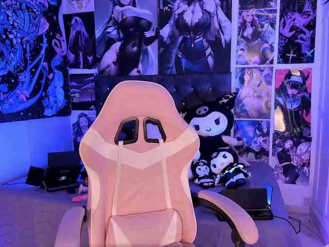 LanaKyutt webcam