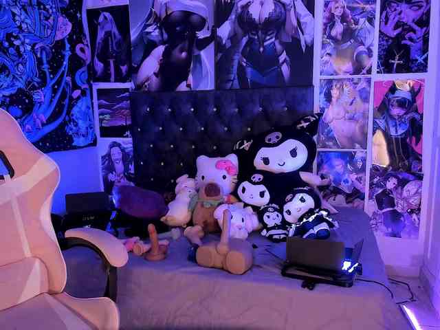 LanaKyutt webcam
