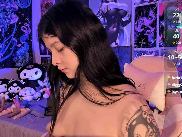 LanaKyutt webcam
