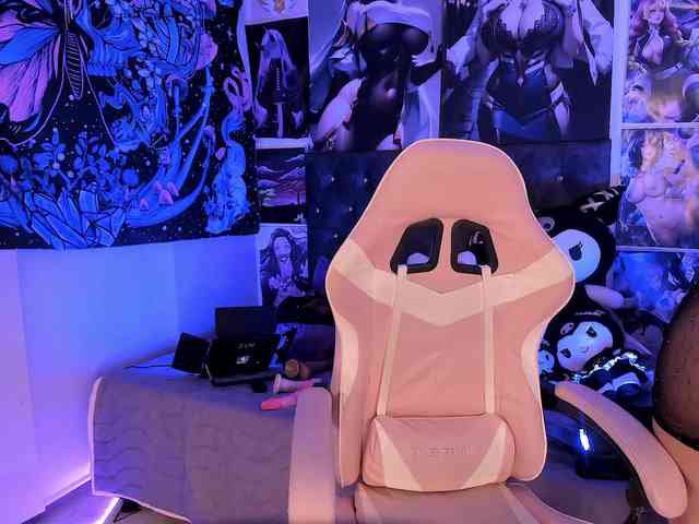 LanaKyutt webcam