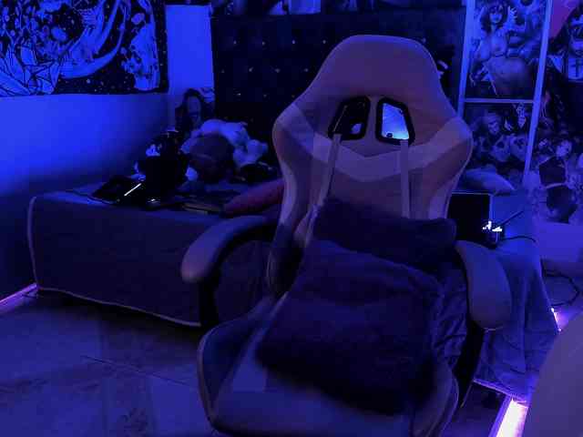 LanaKyutt webcam