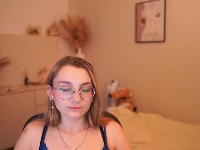 Sophielux18 live cam on BongaCams