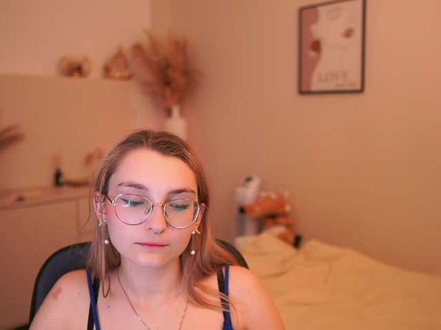 Sophielux18 live cam on BongaCams