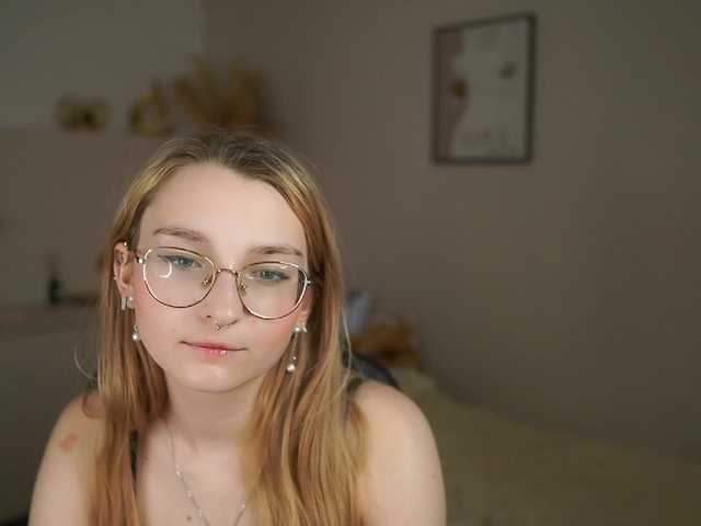 Sophielux18 live cam on BongaCams