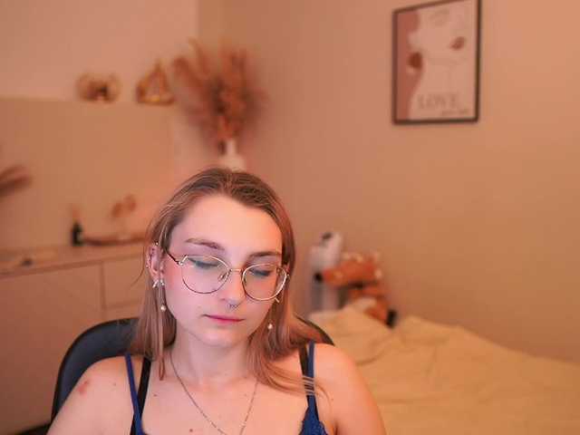 Sophielux18 live cam on BongaCams