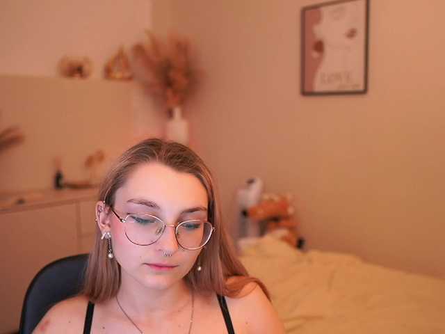 Sophielux18 live cam on BongaCams