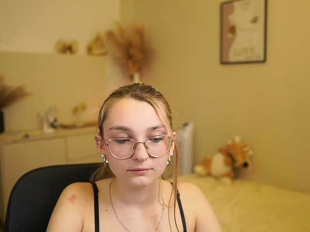 Sophielux18 live cam on BongaCams