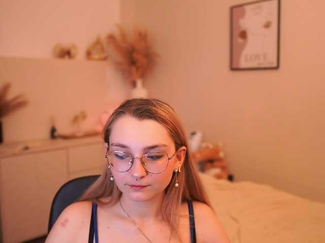 Sophielux18 live cam on BongaCams