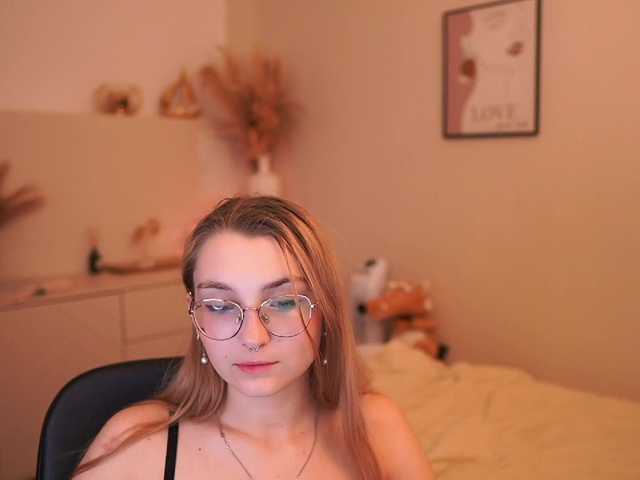 Sophielux18 live cam on BongaCams