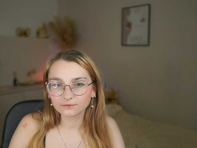 Sophielux18 live cam on BongaCams