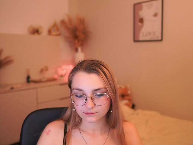 Sophielux18 live cam on BongaCams
