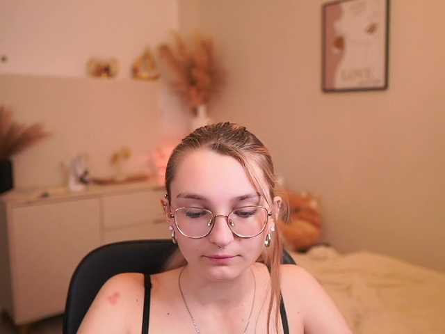 Sophielux18 live cam on BongaCams