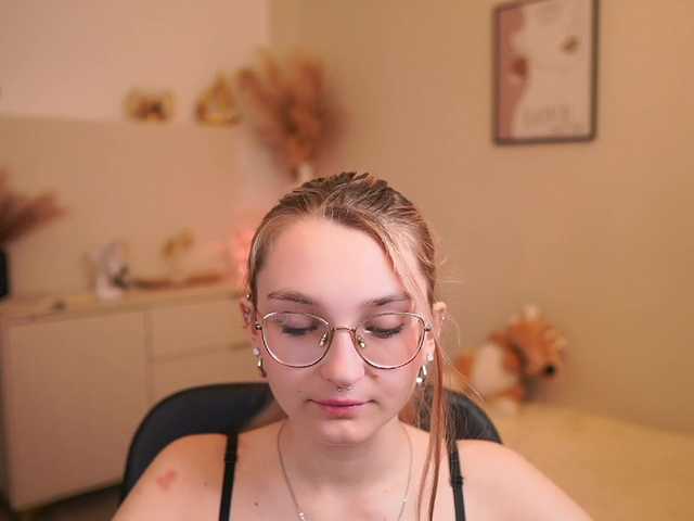 Sophielux18 live cam on BongaCams