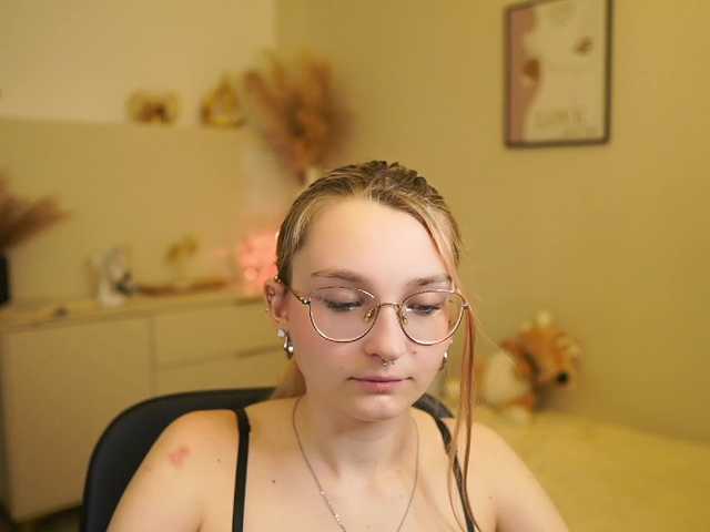 Sophielux18 live cam on BongaCams