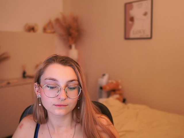 Sophielux18 live cam on BongaCams