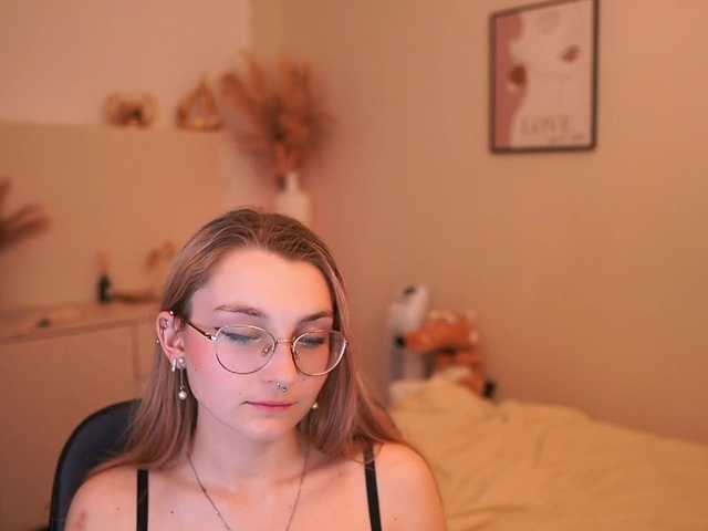 Sophielux18 live cam on BongaCams