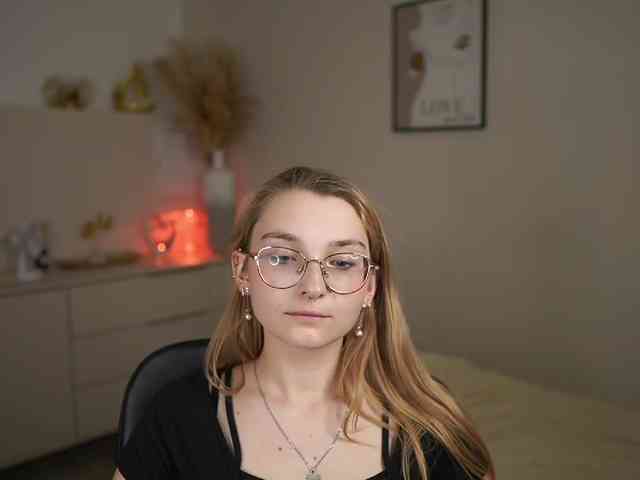 Sophielux18 webcam