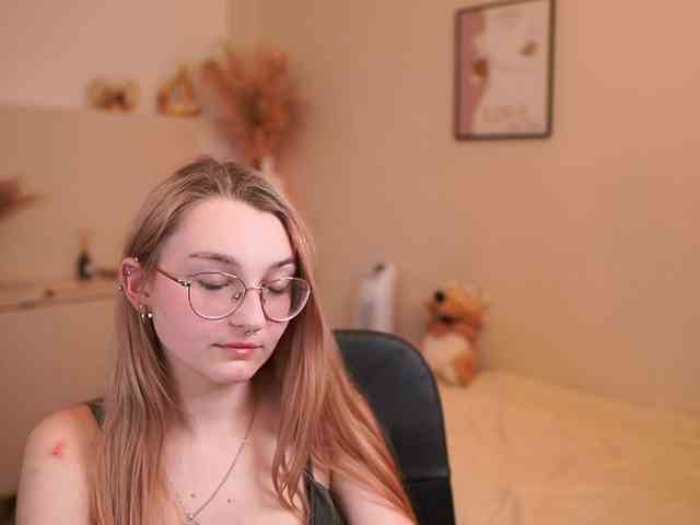 Sophielux18 webcam
