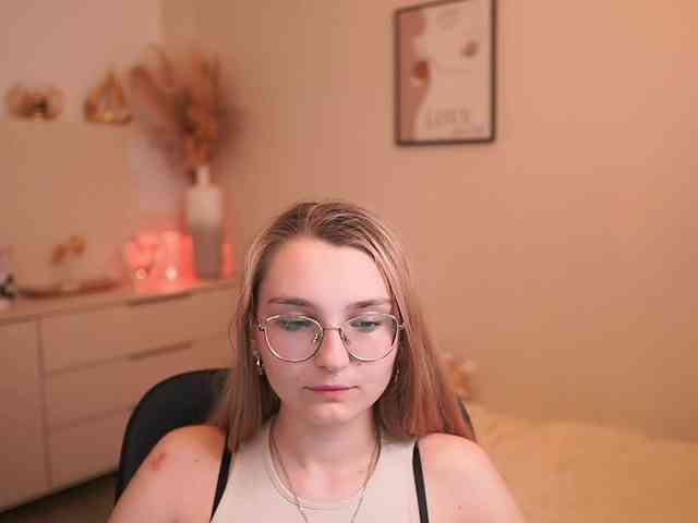 Sophielux18 webcam