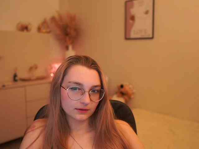 Sophielux18 webcam