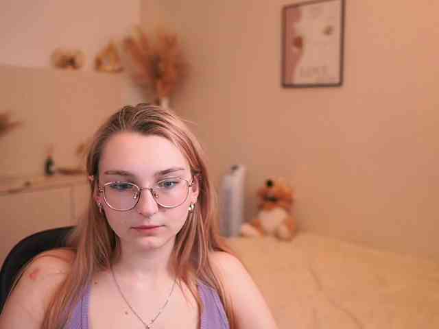 Sophielux18 webcam