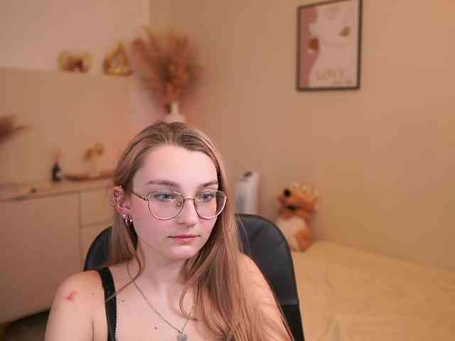 Sophielux18 webcam